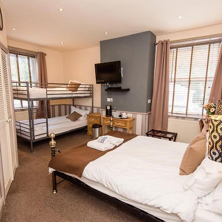 Dimple Well Lodge Hotel Вэйкфильд Экстерьер фото