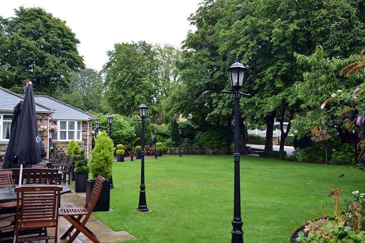 Dimple Well Lodge Hotel Вэйкфильд Экстерьер фото